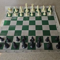 CHESS SET