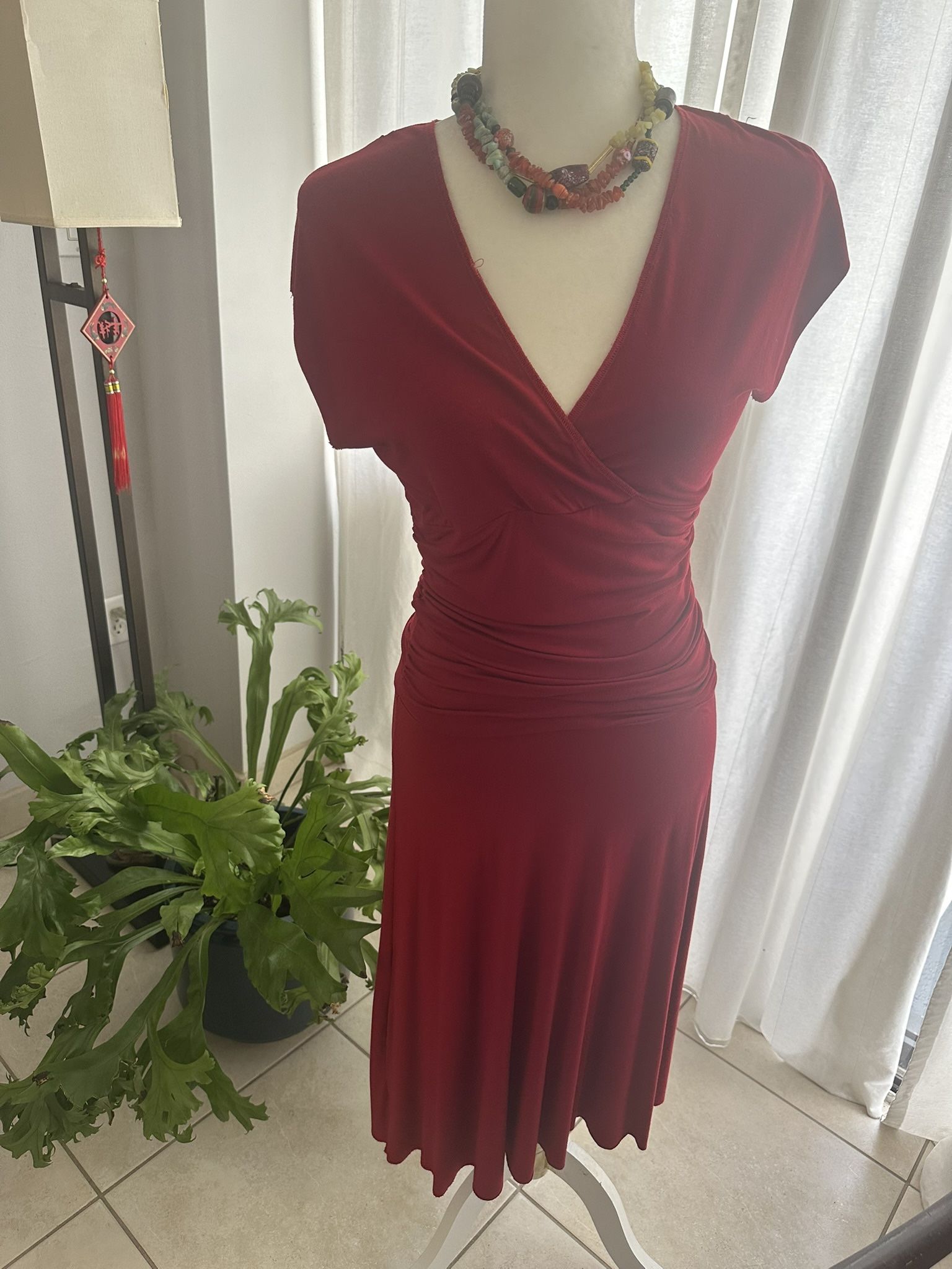 Metana Holiday red Dress