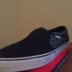 Size 12 (Sketchy Check) Black/Pewter Vans (no laces) in Brand NEW Condition