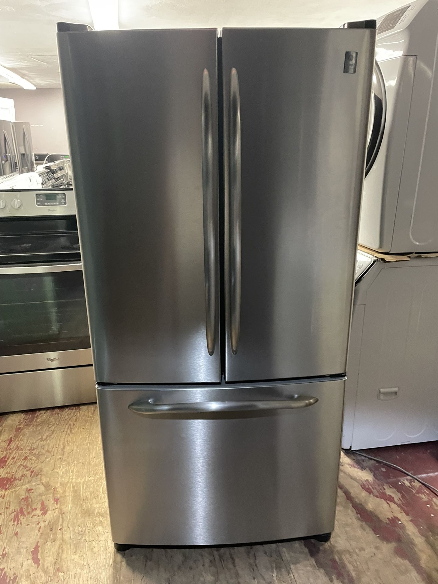Ge Bottom Freezer Fridge/ Nevera GE