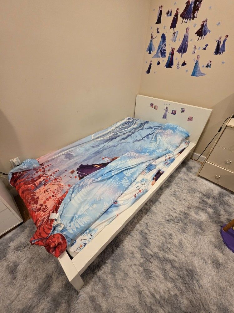 Twin Size Bed with Mattress