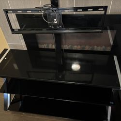Entertainment Center With Detachable TV Mount 