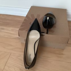  MICHEAL KORS BLACK HEELS 