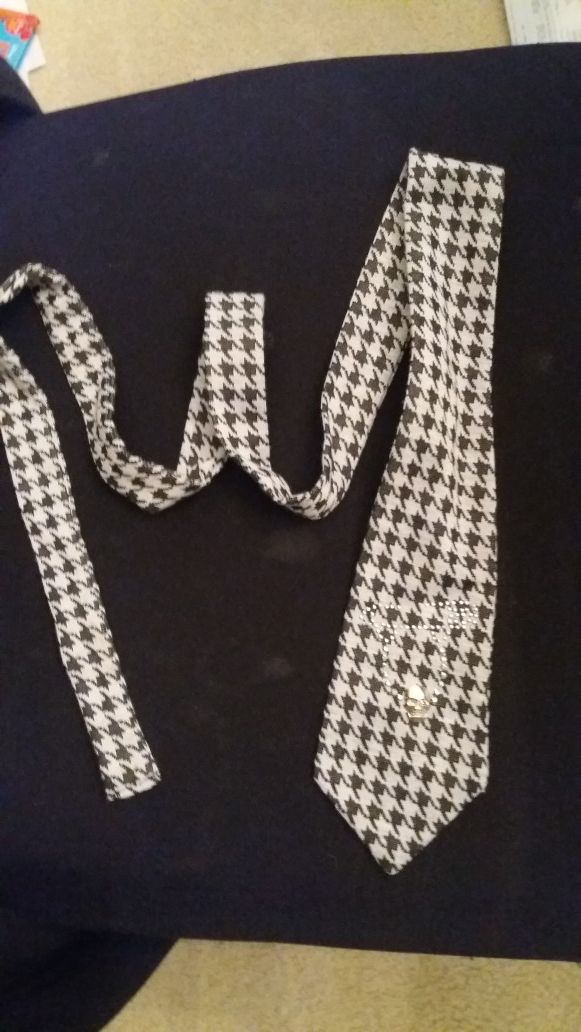 Girl's tie