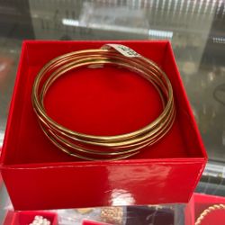 GOLD BRACELET