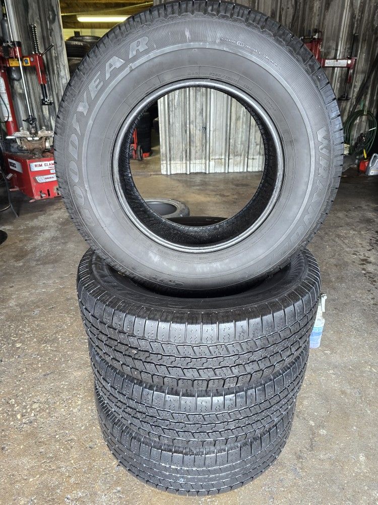 17 INCH TIRE 265/70R17 GOODYEAR WRANGLER SR-A 