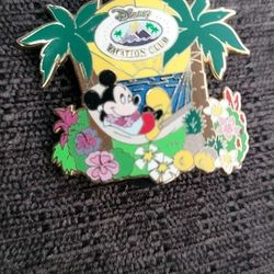 Disney Pin 78508 DVC Mickey in Hammock Aloha Aulani $30