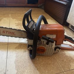 Barely used stihl MS 250.  Great condition.