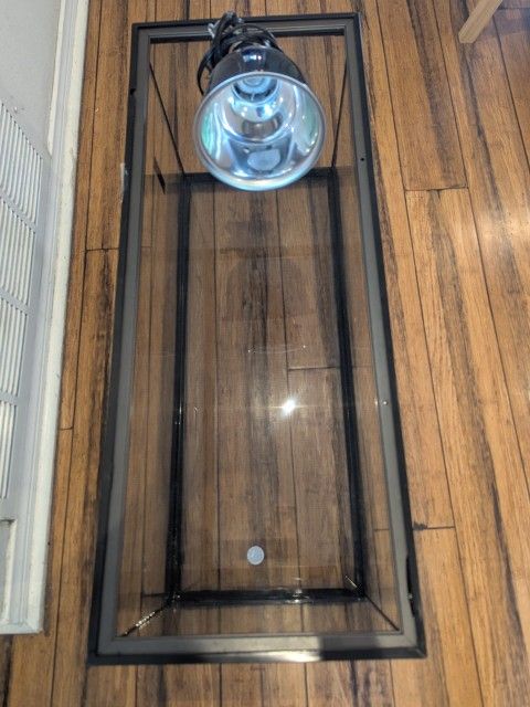 Terrarium 20 Gallon With Bulbless Lamp