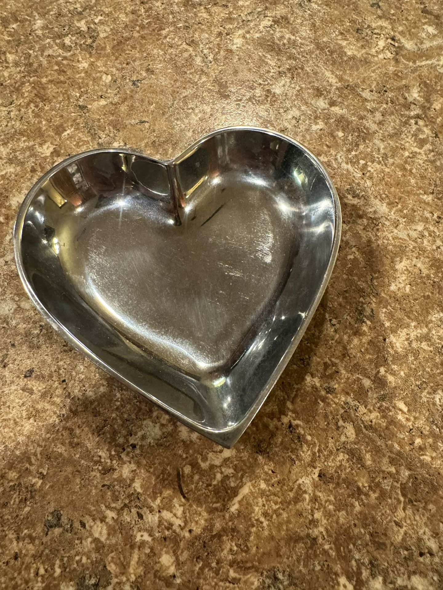 Wilton Armetale Heart Dish Shipping Avaialbe