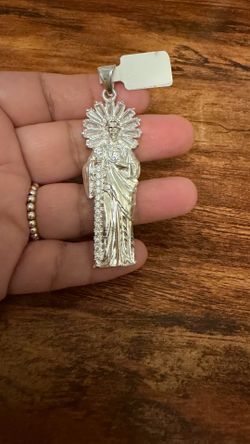 Lindo dije de San Judas de plata con circonia de plata 925