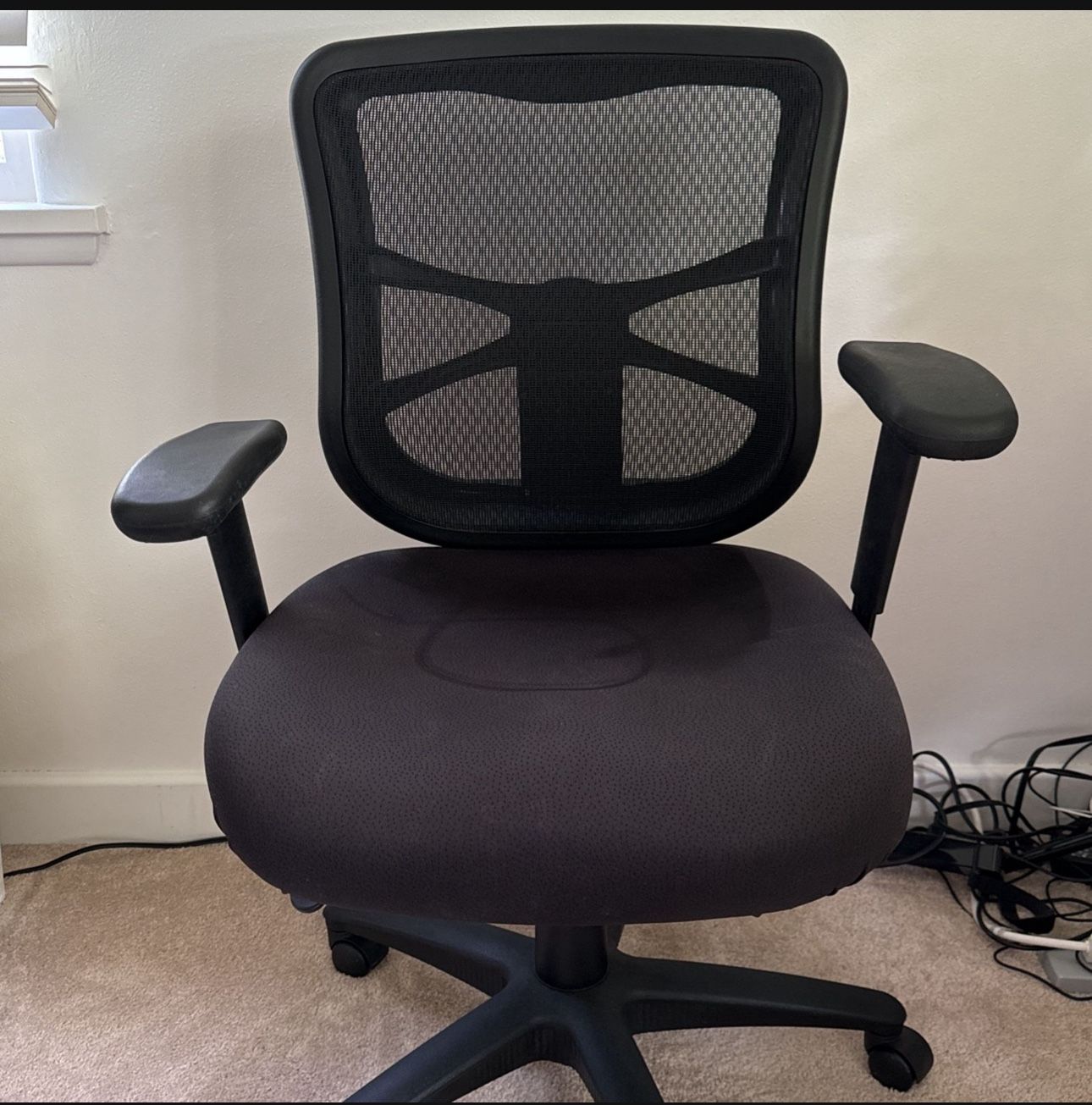Ergonomic Mesh Office Chair – Excellent Condition! – $45 
