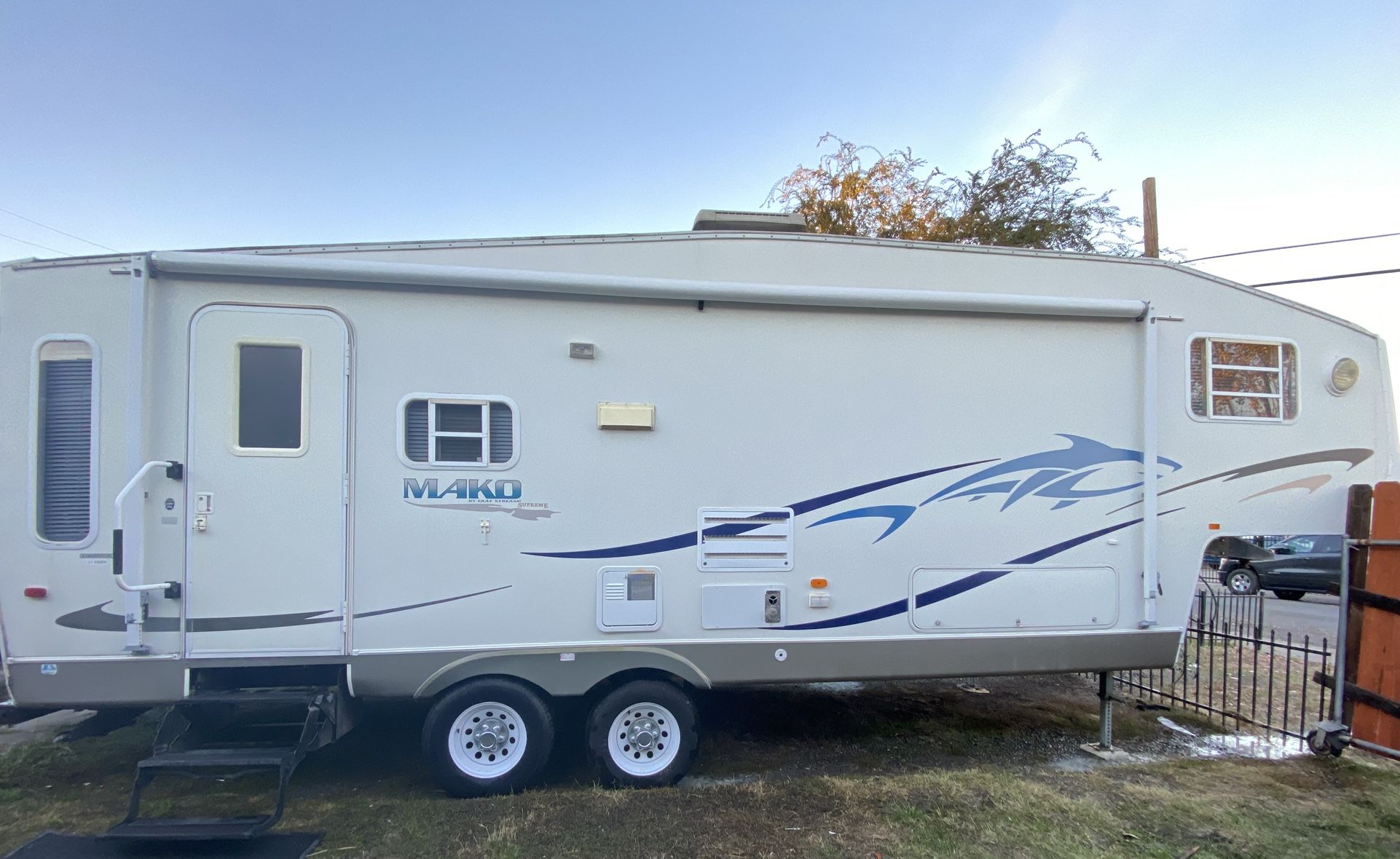 2005 GULF STREAM 5TH WHEEL TRAVEL TRAILER WITH SLIDE OUT 28-FOOT