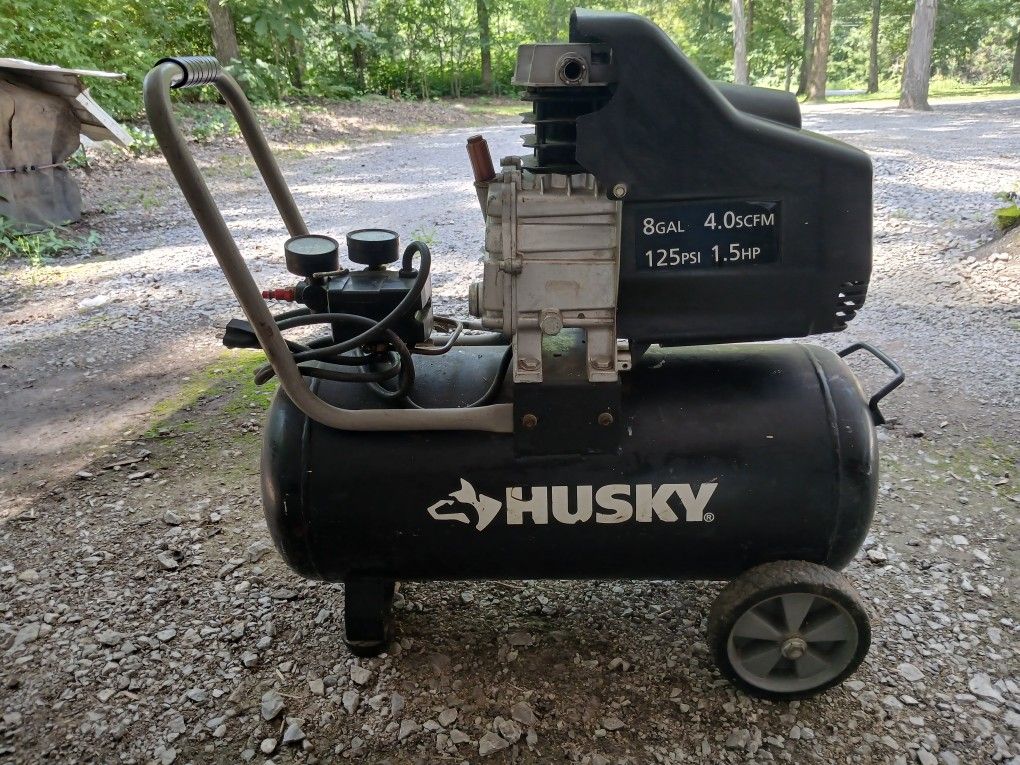 Husky 8gal Air Compressor, Works Great 