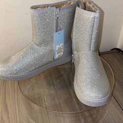 Size 5 Cat And Jack Boots 