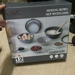 Mixing Bowls W/ Lids- New