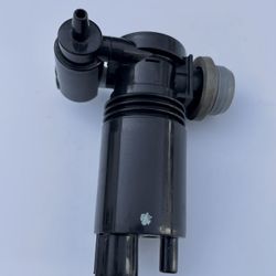 2007-2015 Nissan Versa Rogue Sport Windshield Washer Pump 28920-EL00A OEM