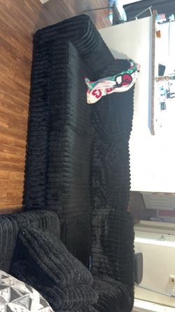 Viral sectional black