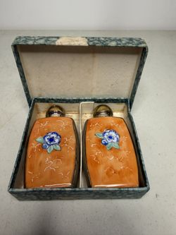 Vintage Japanese Hand Painted Salt & Pepper Shakers,cork plugs