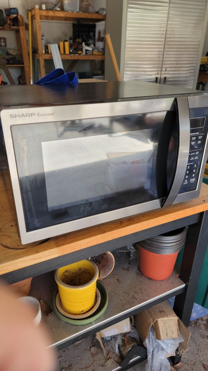 Sharp Carousel Table Top Microwave