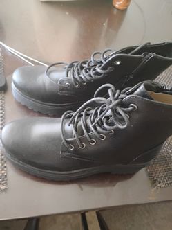 Women's shoe size 7 or 8