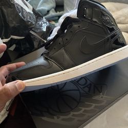 Air 1 Jordan’s space jam mid(size 13 men