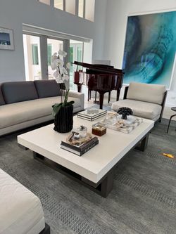 HOLLY HUNT Living Took Furniture