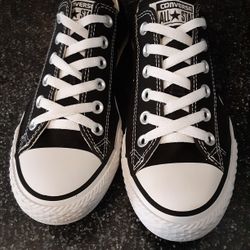 Converse womens 7.5 Great 