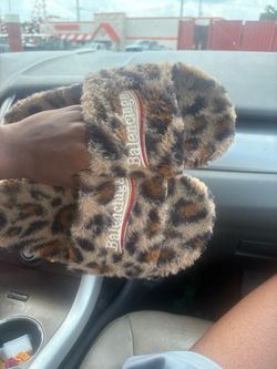 Balenci slides leopard print
