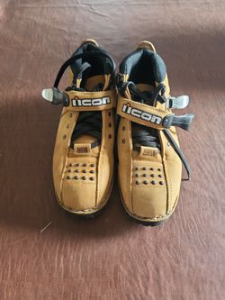BRAND NEW ICON MOTORCYCLE BOOTS SIZE 9