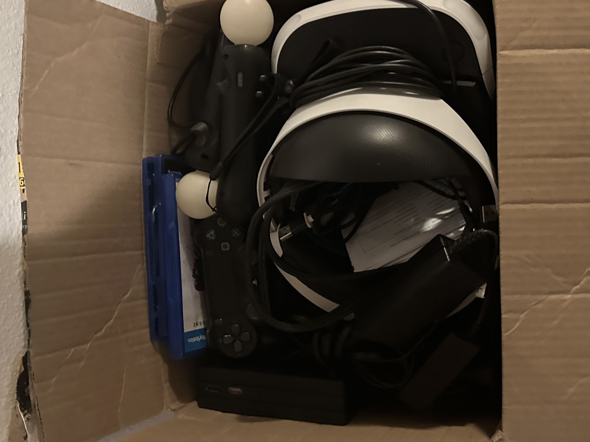 PS4 With Psvr Motionless Controllers And Regular Controller Blood And Truth Game Vr/ Narcos Game And Cod6 Downloaded On PS4 Asking 260 For Everything