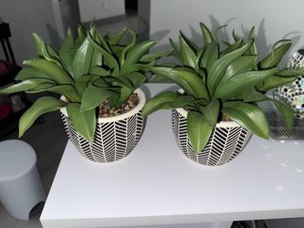 Set of 4 artificial potted plants