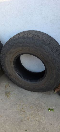 37x12.50r17 BF Goodrich K02