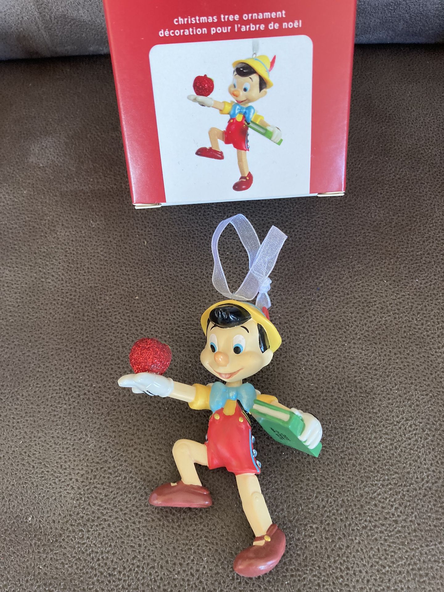 Hallmark Ornament Disney Pinocchio Off To School