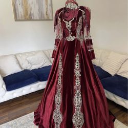 Dress With Its Accessories