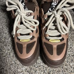 Lv  Skates