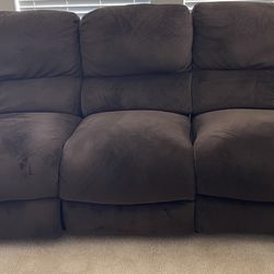 Sofa With 2 Electric Reclining Seats And Middle Seat That Doesn’t Recline 