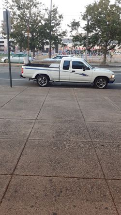 Toyota pick up automatic 4x4 trade