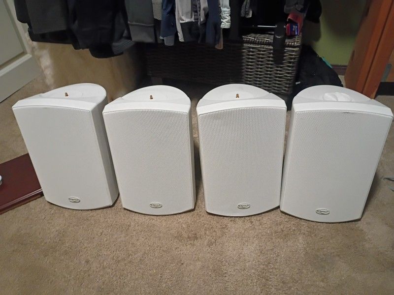KLIPSCH INDOOR OUTDOOR SPEAKERS 650 WH SET OF 4