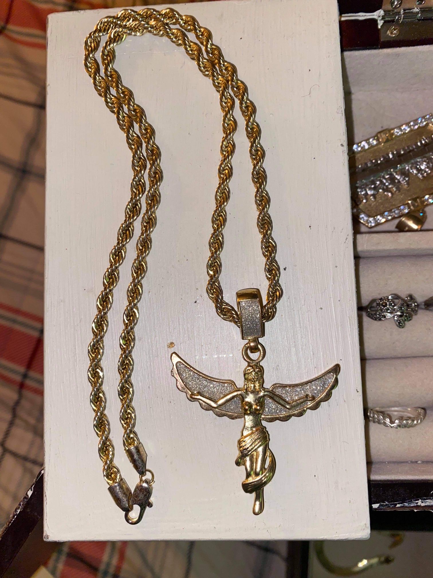 Gold Filled Rope Chain With Ángel Pendant Like New