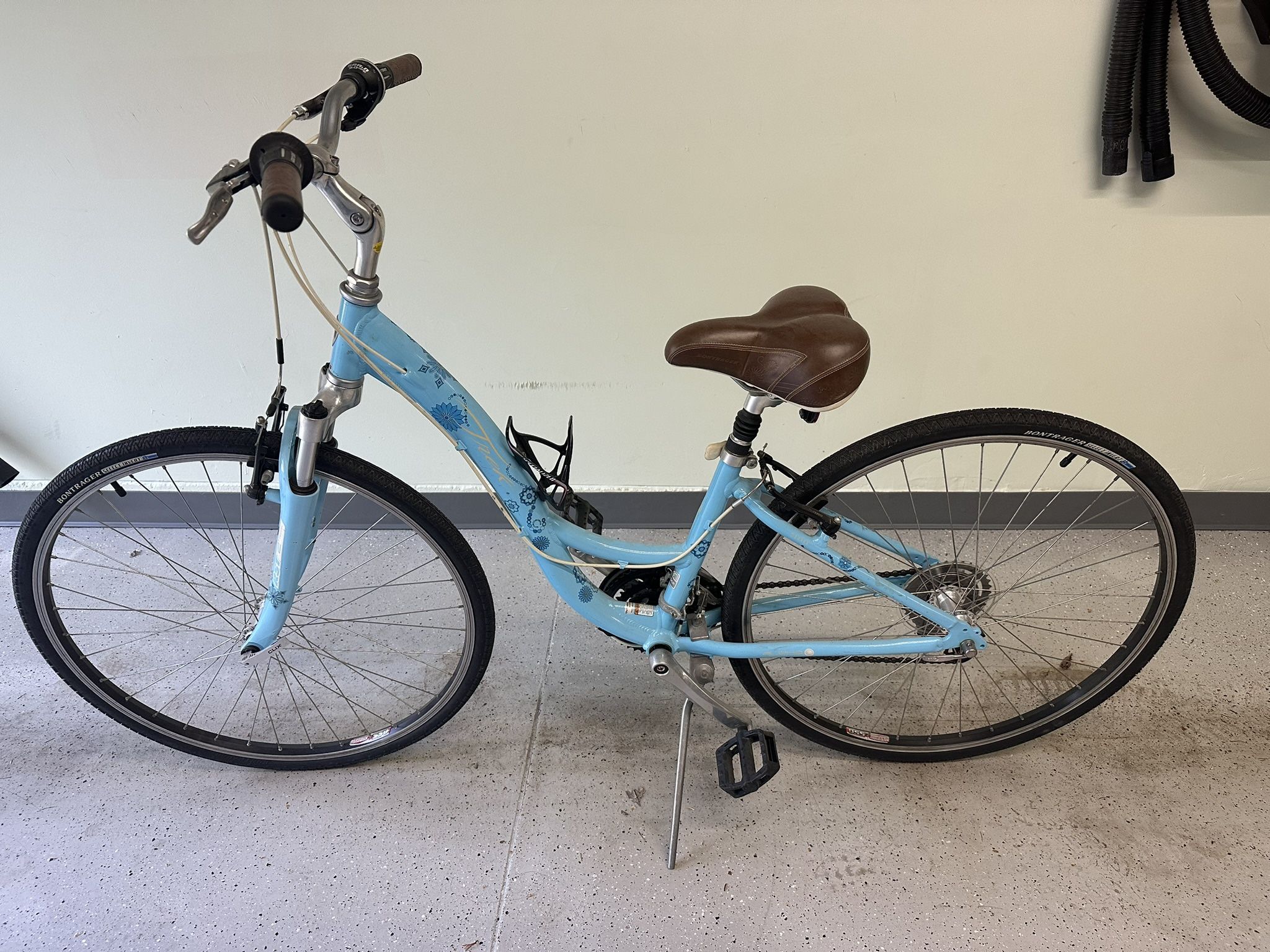 Trek Cruiser Bike, 21 Speed. Fits 4’10-5’8” Tall