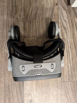 Vr Headset With Controller
