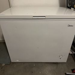 Midea 8.8 Freezer