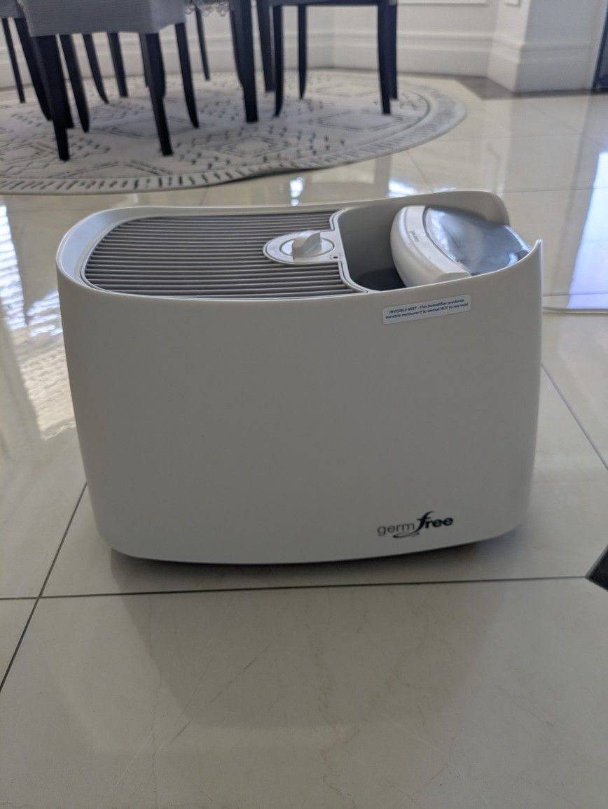 Germ Free Humidifier + NEW 3-Pack HAC-504 Filters (Worth $22)