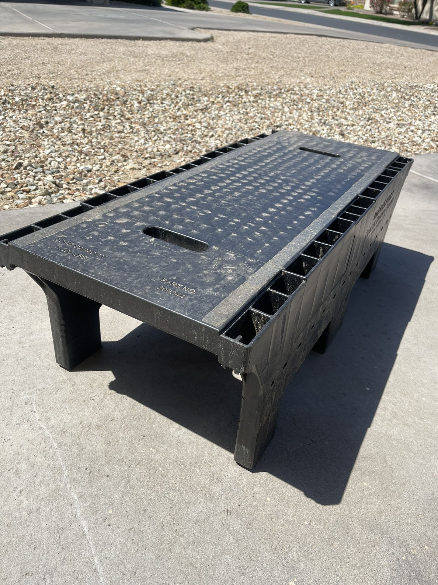 Plastic Heavy Duty 1200lb Dunnage Rack