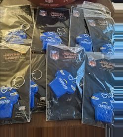 Lot of 17 Vintage San Diego Chargers Jersey Light Keychains – New Sealed⚡
