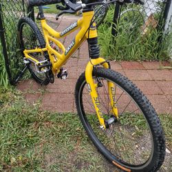 Cannondale Jekyll 500,16.5 Frame,27 Speeds Bike