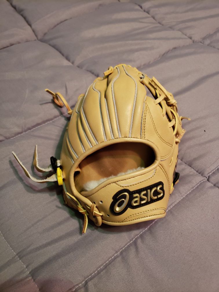 ASICS Japan baseball glove