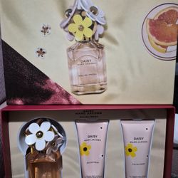 Marc Jacobs Daisy Set