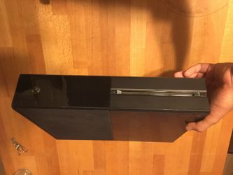 Xbox One - ONLY PLAYS DIGITAL GAMES